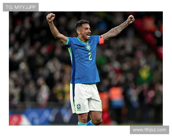 达尼洛:从足球场上的闪耀明星到生活中的坚韧奋斗者